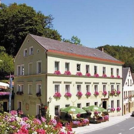 Gasthof & Hotel Goldener Hirsch 바트베르넥임피흐텔게비르거 외부 사진