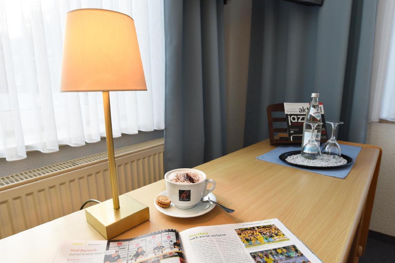 Gasthof & Hotel Goldener Hirsch 바트베르넥임피흐텔게비르거 외부 사진