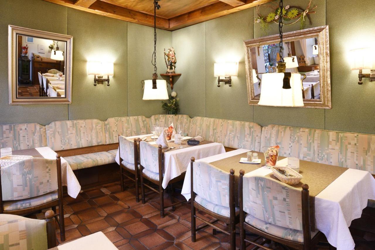 Gasthof & Hotel Goldener Hirsch 바트베르넥임피흐텔게비르거 외부 사진