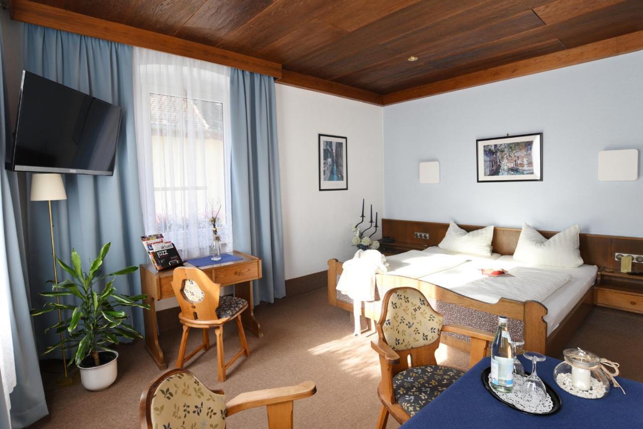 Gasthof & Hotel Goldener Hirsch 바트베르넥임피흐텔게비르거 외부 사진