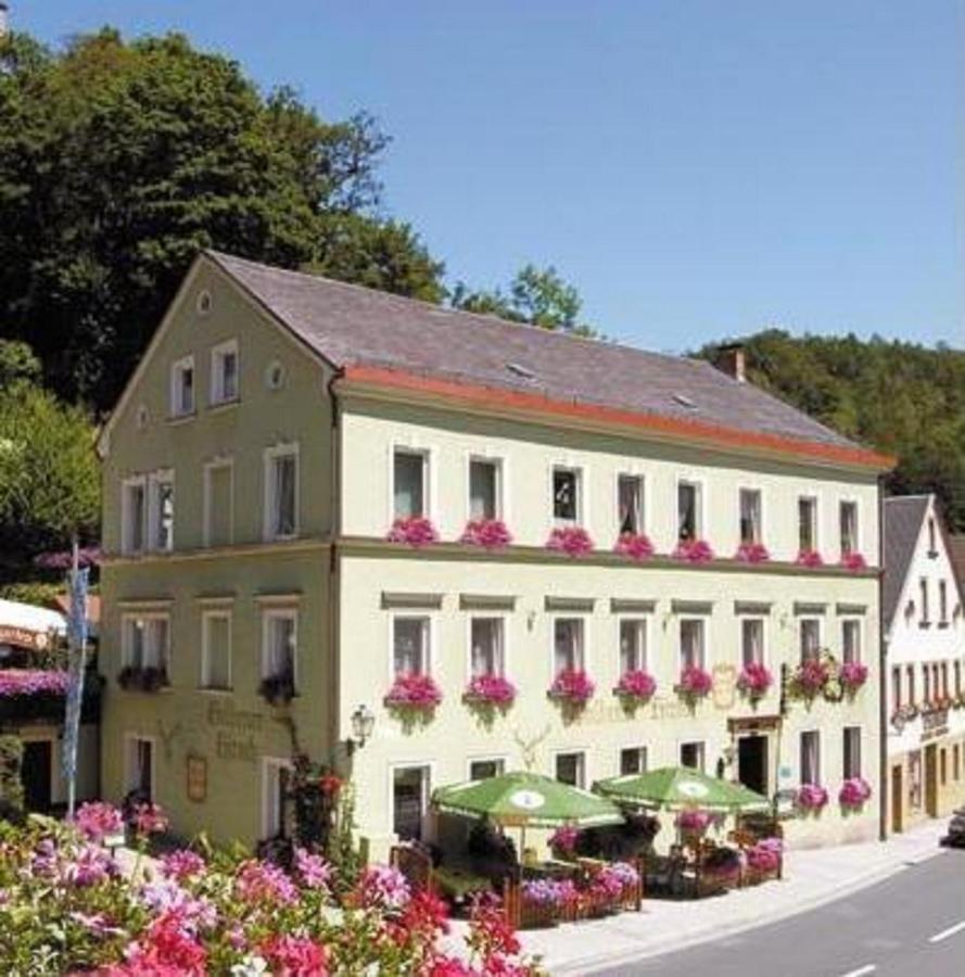 Gasthof & Hotel Goldener Hirsch 바트베르넥임피흐텔게비르거 외부 사진
