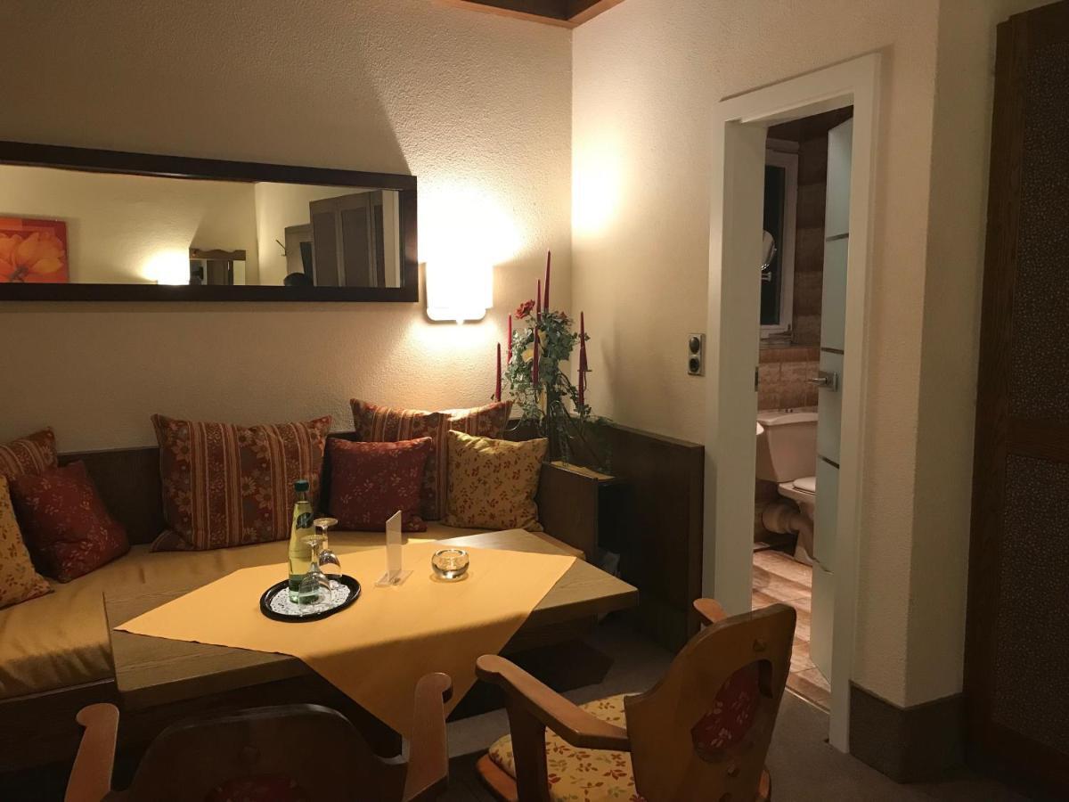 Gasthof & Hotel Goldener Hirsch 바트베르넥임피흐텔게비르거 외부 사진